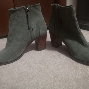 Tom's Open-toed Suede Shoes